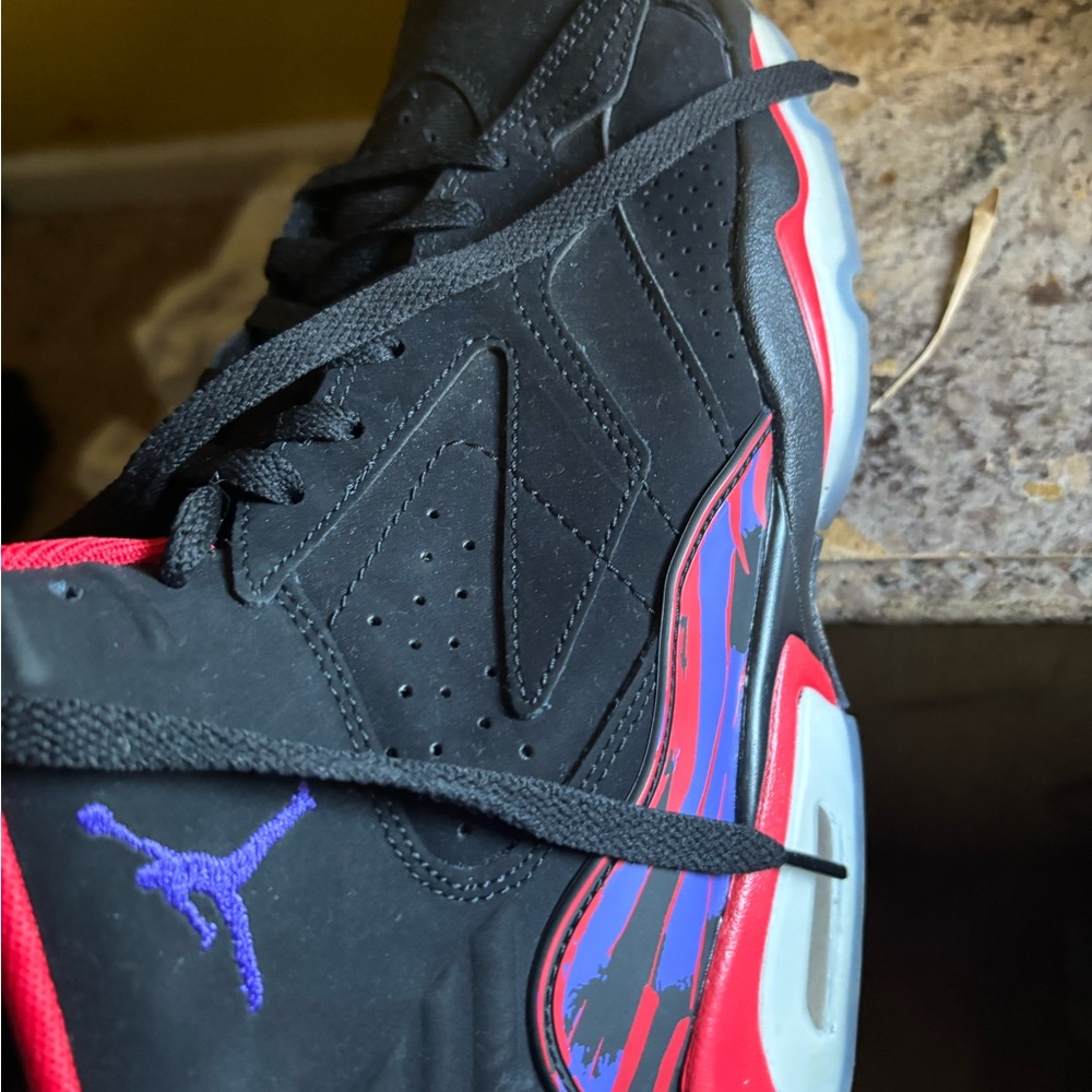 Jordan 6 - Picture 2 of 6